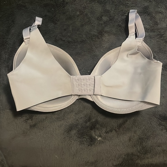 Soma vanishing 360 perfect coverage bra. - Picture 2 of 4